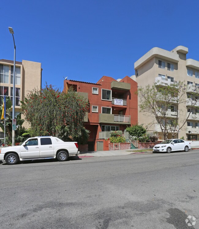Foto del edificio - 709 S Kingsley Dr