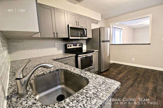 Building Photo - Huge 1 Bedroom in Midtown