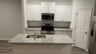 Building Photo - 100 Brexley Dr