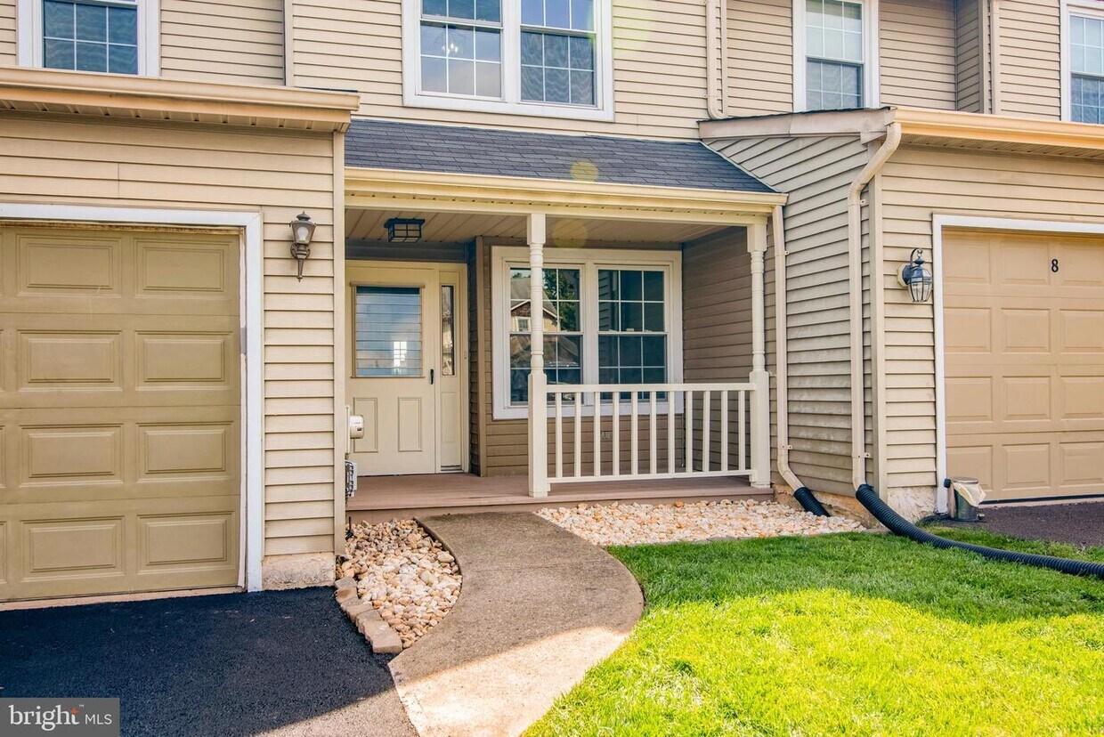 6 Pebble Ct, Holland, PA 18966 Townhome Rentals in Holland PA