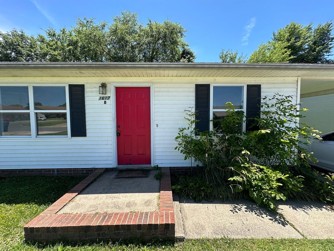 Primary Photo - 1617 Campbell Dr