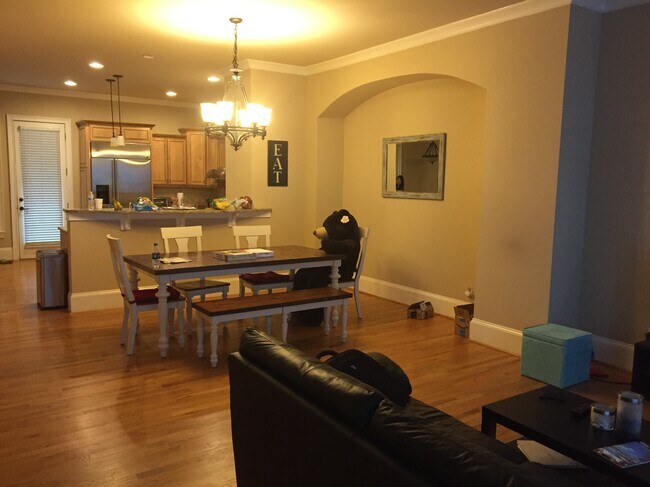 Foto del edificio - 1219 Mecaslin St NW