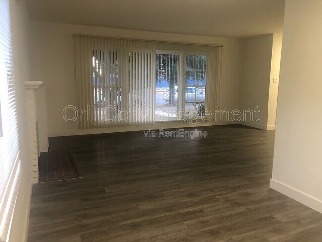 Foto del edificio - 6500 Balboa Blvd