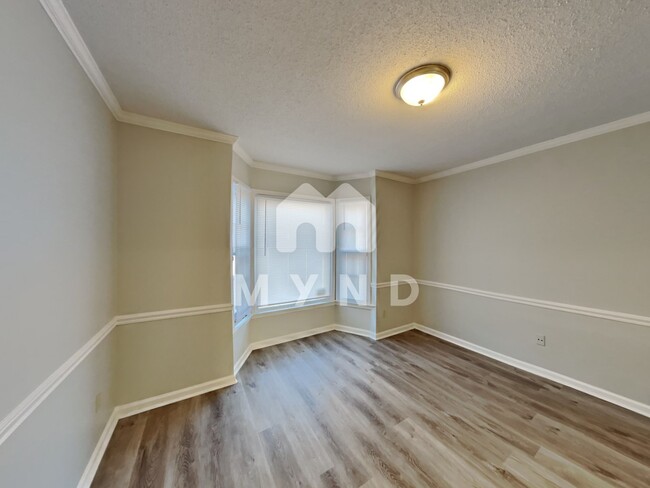 Building Photo - 4938 Brooksbank Cv N