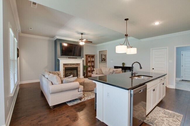Foto del edificio - HAMPTON COVE/ OWENS CROSSROADS AREA