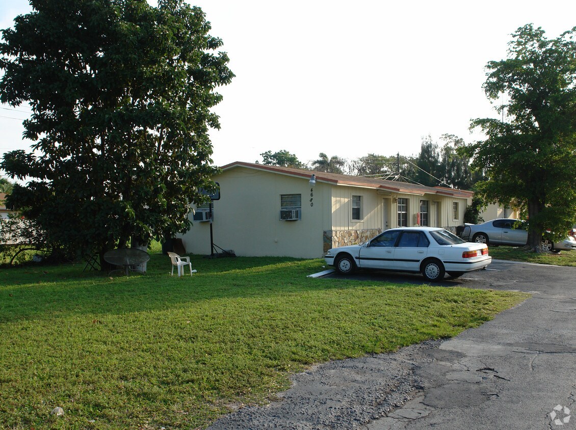 Foto del edificio - 4680 SW 33rd Ave