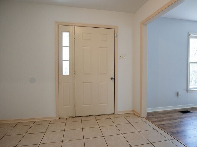 Foto del edificio - Bright 4-Bedroom Home in Midlothian!