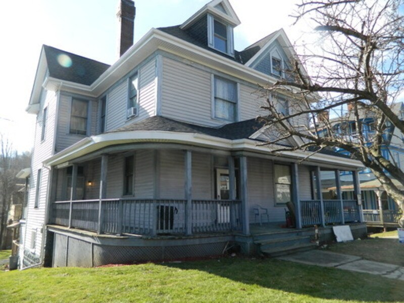 Primary Photo - 412 East Maiden Street