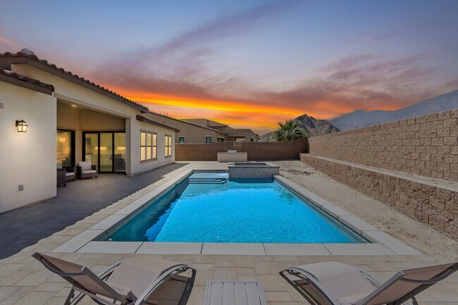 Foto del edificio - 57825 Stone Creek Trail W