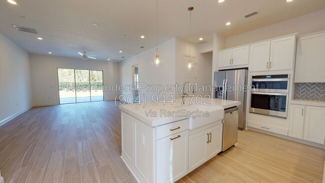 Building Photo - 111 Carousel Dr