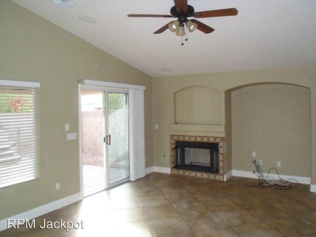 Building Photo - 329 Orchid Oasis Ave