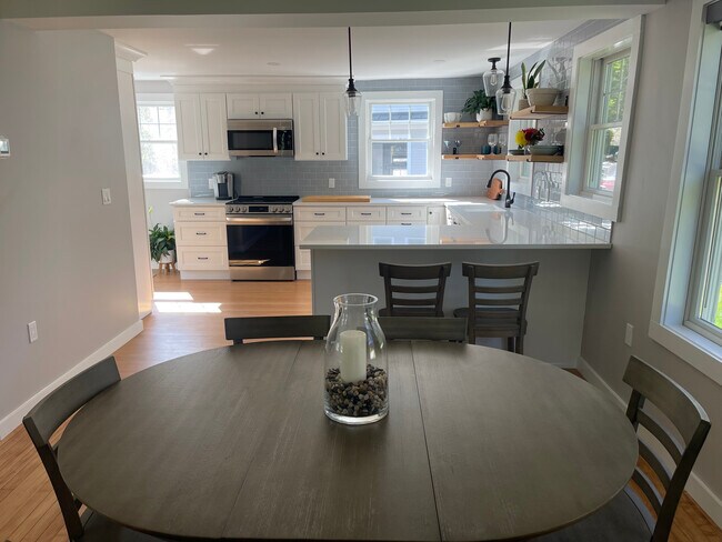 Building Photo - 73 Starr St