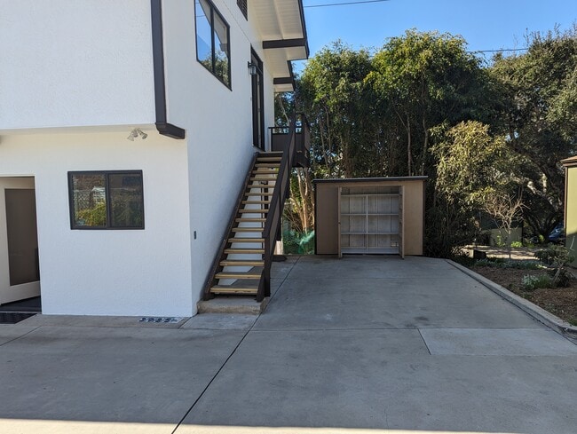 Building Photo - 3985 Foothill Rd