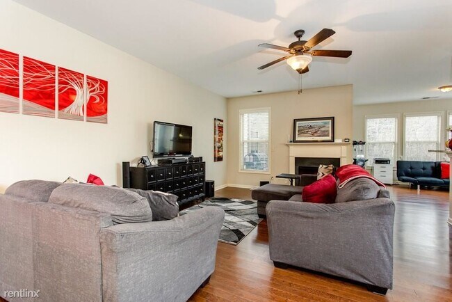 Building Photo - 3 br, 2 bath House - 125 Grampian Court