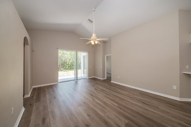 Building Photo - 1609 Carson White Ln