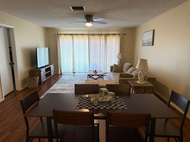 Building Photo - 8513 Dominican Ct