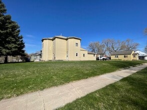 Building Photo - 420 E 6th Ave