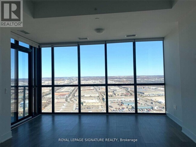 Photo du bâtiment - 2916 Hwy 7