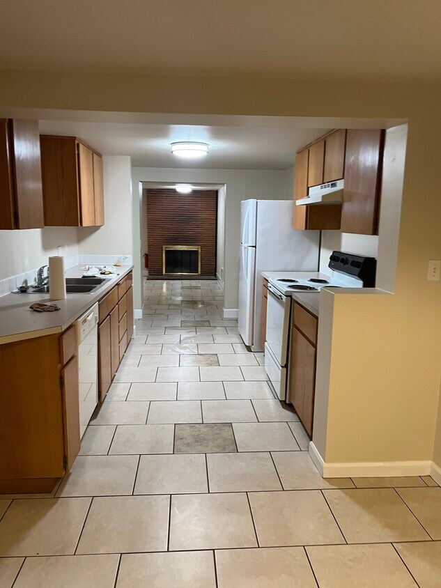 Kitchen to Livingroom - 9736 SE 33rd Ave