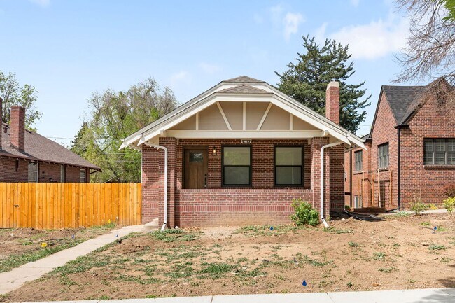 Foto del edificio - Remodeled 4BD, 3.5BA Home in South Park Hill with 2-Car Garage