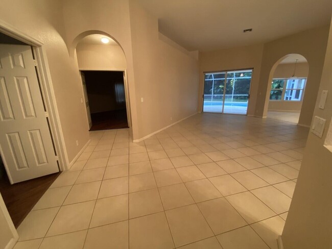 Building Photo - 15385 Whispering Willow Dr