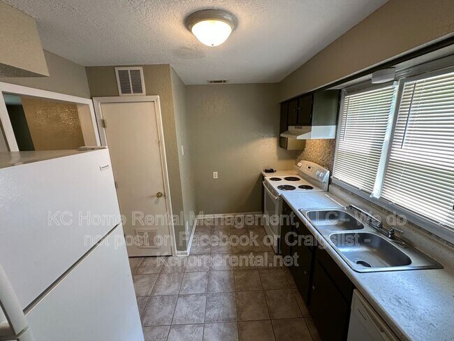 Foto del edificio - 5903 E 149th St
