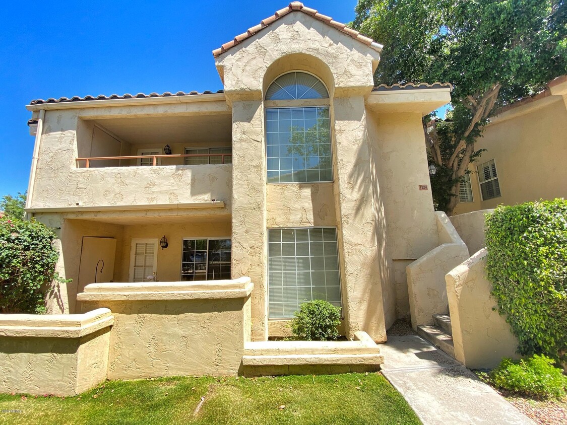 Foto principal - 1333 E Morten Ave