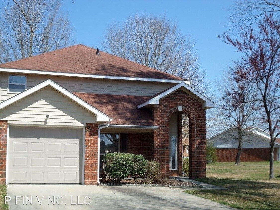Primary Photo - 4 br, 2.5 bath House - 101 Calla Ct