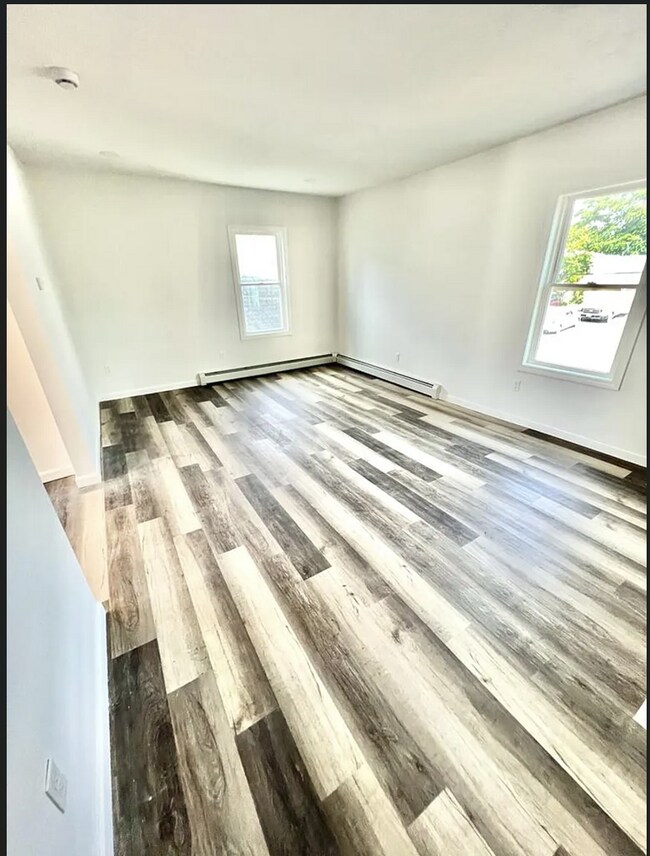 Building Photo - Brookside