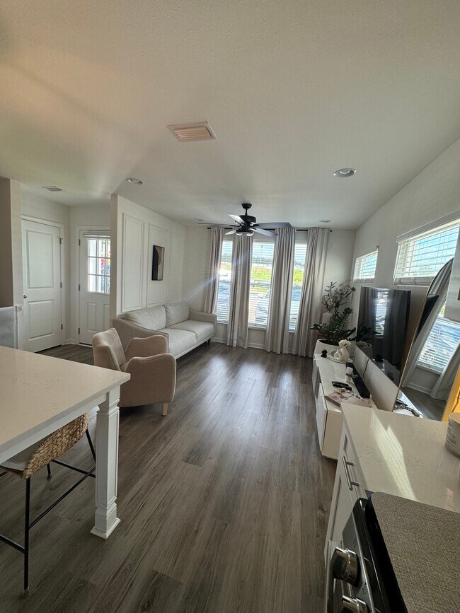 Foto del edificio - 3605 Meadow Vista Ln