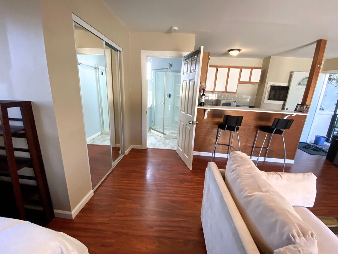 Foto del edificio - 713 N Mansfield Ave