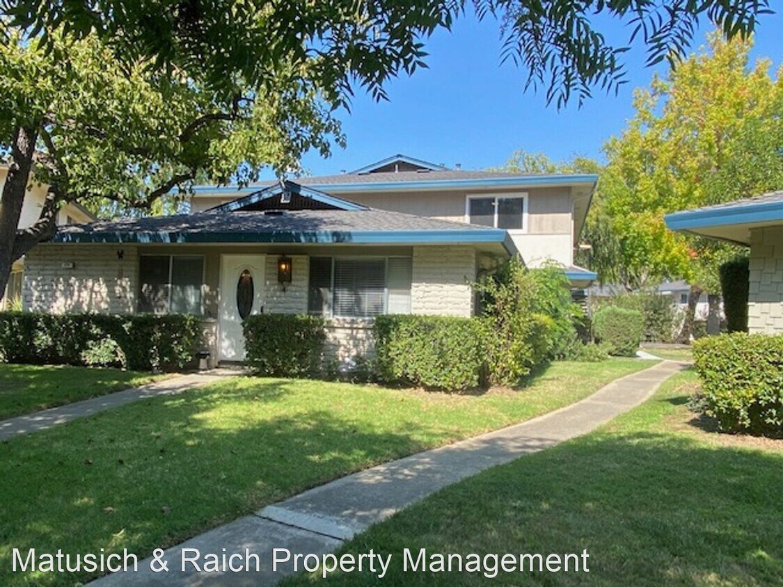 Primary Photo - 2 br, 1 bath House - 275 Gomes Court Unit 2