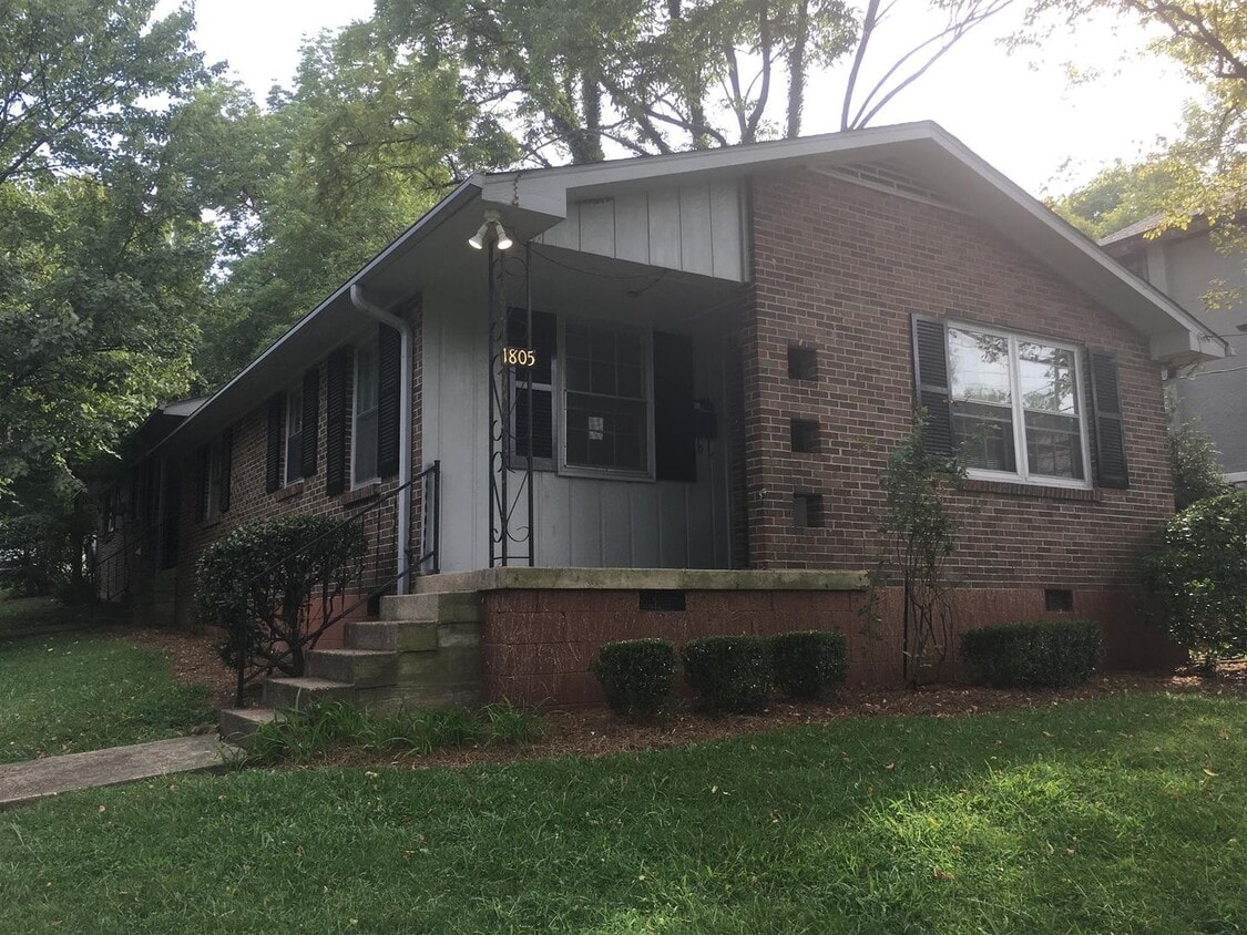 Awesome Blair BLVD Duplex! - Awesome Blair BLVD Duplex!