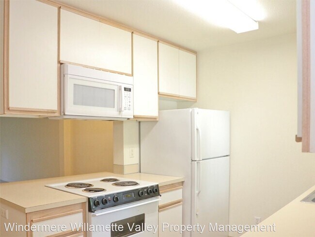 Building Photo - 3 br, 1.5 bath House - 465 NE Conifer Blvd
