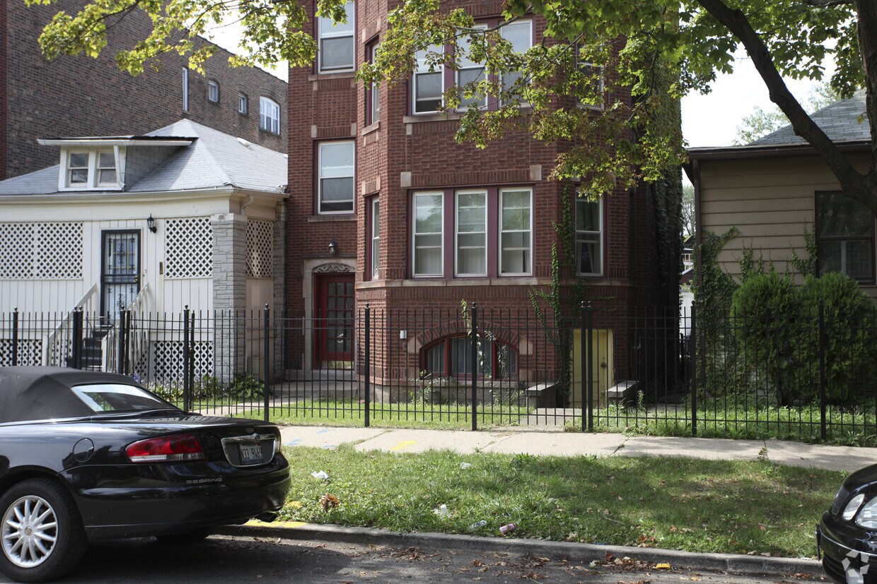 Foto del edificio - 8428 S Drexel Ave