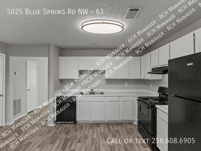Foto del edificio - 5025 Blue Spring Rd NW
