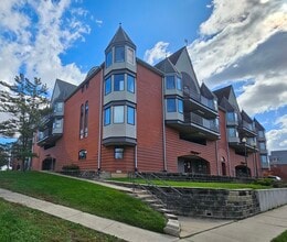 Building Photo - 1806 S Cottage Grove Ave