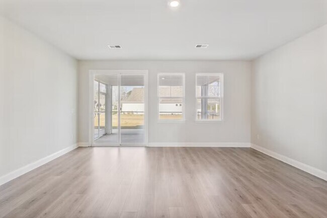 Foto del edificio - 2053 Ainsley Dr