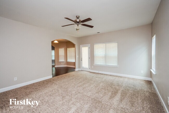 Building Photo - 233 Tapestry Dr