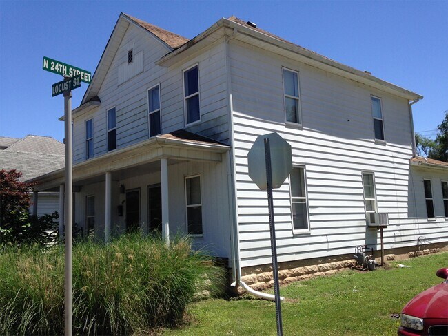 Building Photo - 2403 Locust St
