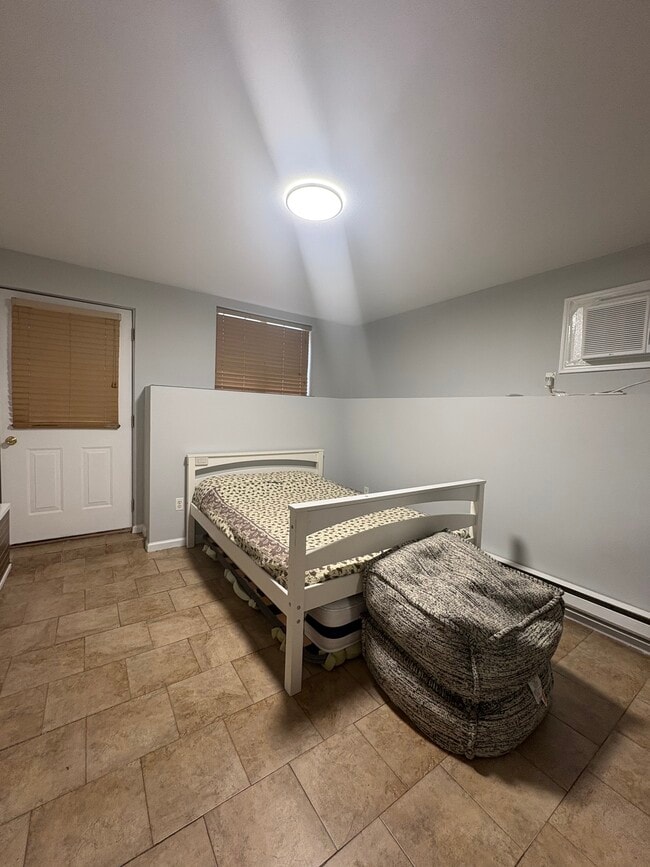 Foto del edificio - 273 Eltingville Blvd