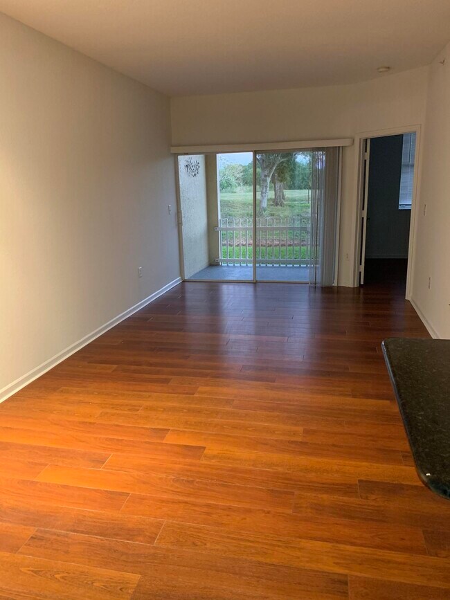 Foto del edificio - 2080 Greenview Shores Blvd
