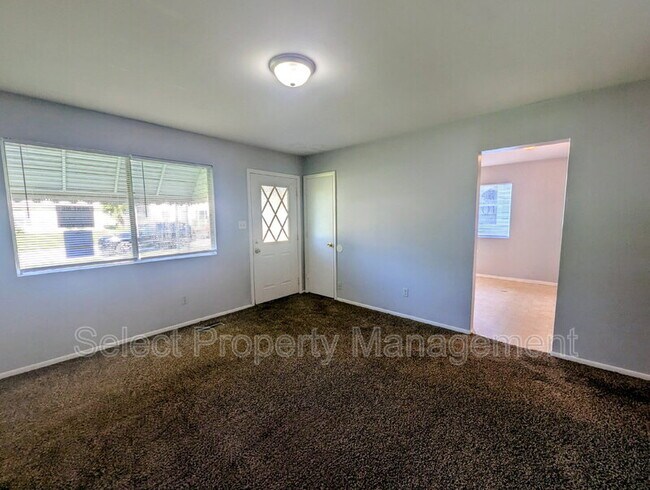 Foto del edificio - 5425 Webster St