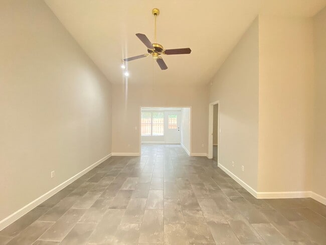 Building Photo - 208 Egret Ct