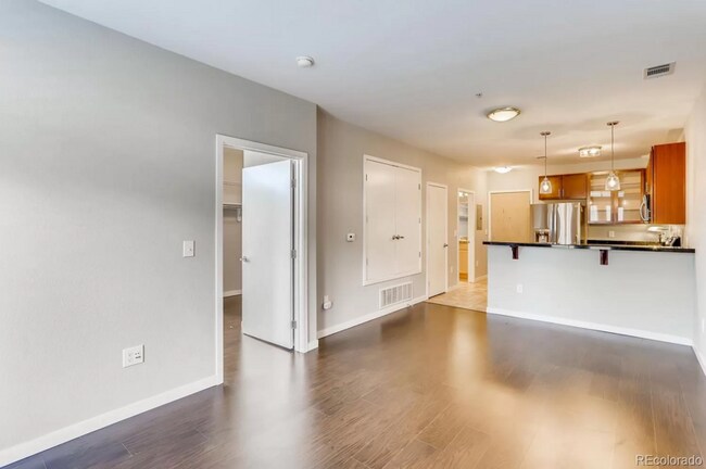 Foto del edificio - 3101 Blake St