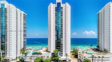 Building Photo - 16445 Collins Ave