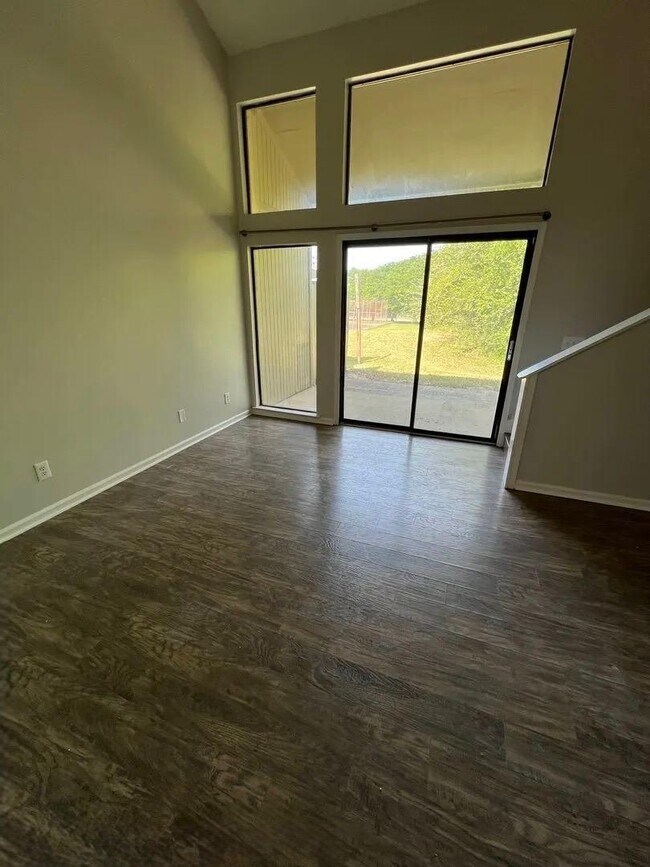 Foto del edificio - 1000 Stonegate Dr
