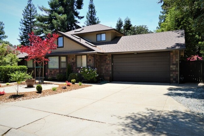 Building Photo - 2 Bedroom Plus a Den In Folsom! Beautiful ...