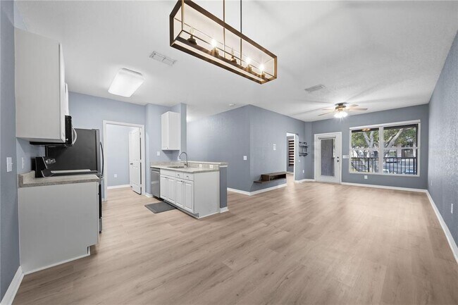 Building Photo - 3010 Hemingway Cir