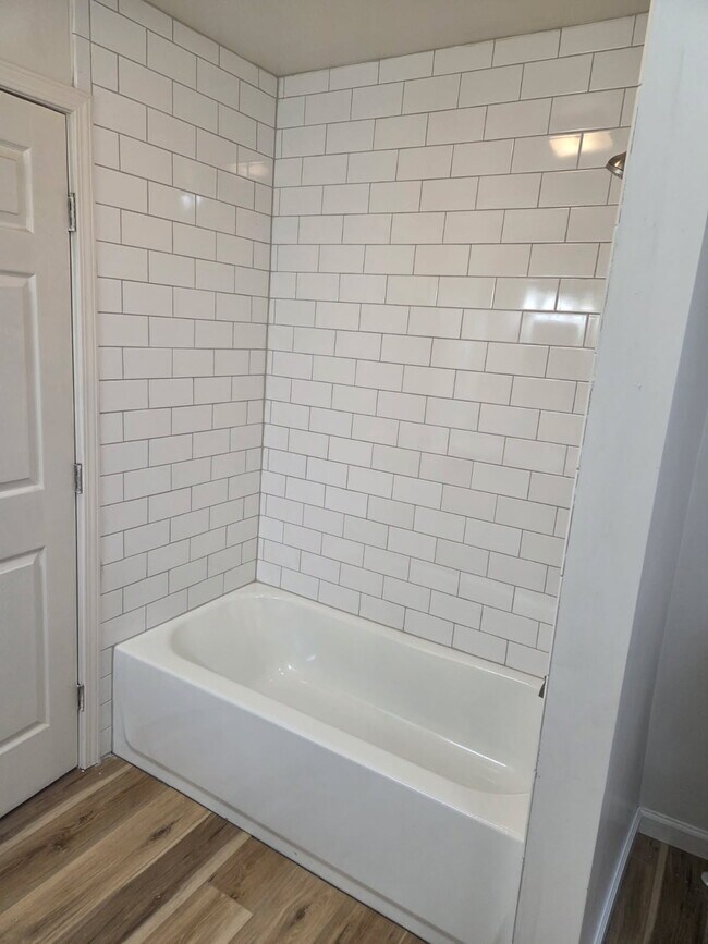 Bathroom - 210 W Wayne St